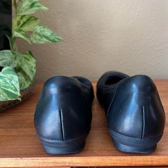 Clarks Shoes Sara Ballet Flat Black 9W Leather wide Comfort Arch Support - Picture 5 of 11